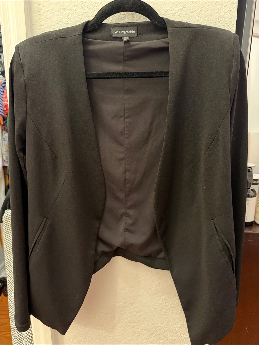 Wantable Women's Black Open-Front Blazer